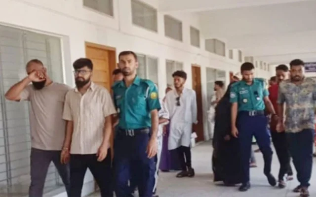 বিচারক ছুটিতে: এমসি কলেজ ছাত্রবাসে গৃহবধূ ধ.র্ষণ মামলার যুক্তিতর্ক হয়নি