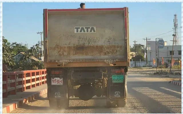 সিলেটের কোম্পানীগঞ্জে শাহ আরেফিন টিলা থেকে আবারও পাথর লুট, আটক ব্যবসায়ীর কা’রাদণ্ড